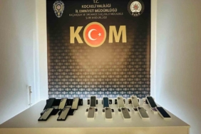 Kocaeli’de 1.5 milyon TL değerinde 15 kaçak cep telefonu ele geçirildi