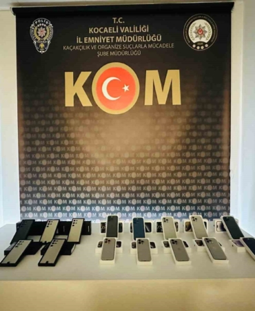 Kocaeli’de 1.5 milyon TL değerinde 15 kaçak cep telefonu ele geçirildi