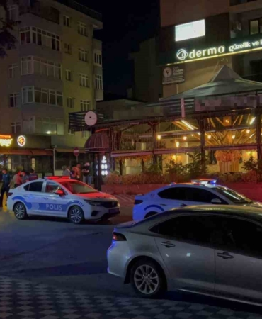 Kocaeli’de 2 iş yeri motosikletli kişiler tarafından kurşunlandı