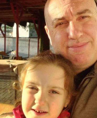 Kocaeli’de kamyon ışıkta bekleyen otomobillerin arasına daldı: 2 kardeş öldü, anne ağır yaralı