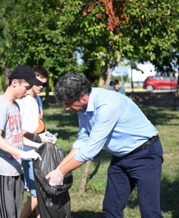 Kocaman’dan gençlerle mıntıka temizliği