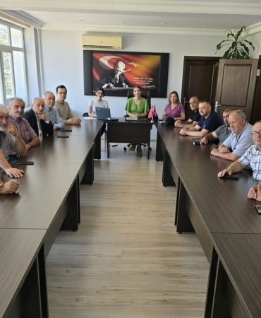 Kofçaz’da muhtarlara su depoları temizliği ve kanser taraması bilgilendirmesi
