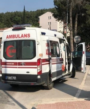 Kontrolden çıkan motosiklet devrilirken, sürücüsü yaralandı