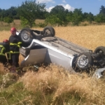 Kontrolden çıkan otomobil takla attı