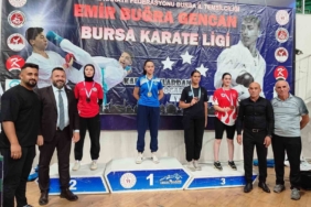 Körfezli Kübranur karate şampiyonasında ikinci oldu