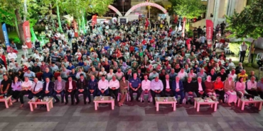 Körfezliler 15 Temmuz hain darbe girişiminin 8. yılında meydanlardaydı