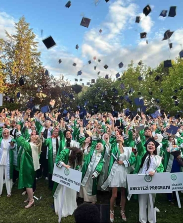 KOSTÜ ilk mezunlarını verdi