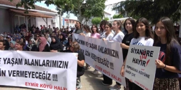 Köylülerden altın madenine karşı pankartlı, sloganlı eylem