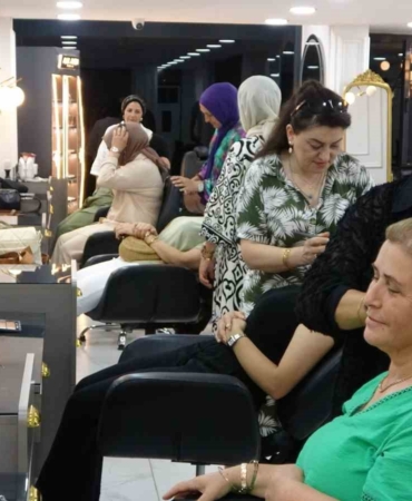 Kuaförlerin Pazar günü kapalı olması kararına gelinlikçiler de tepkili