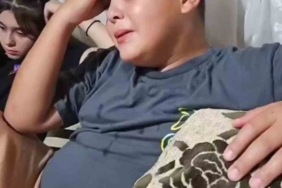 Küçük çocuk, maçın son dakikalarında gözyaşlarına boğuldu