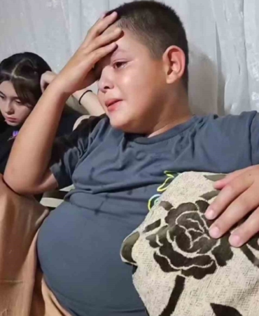 Küçük çocuk, maçın son dakikalarında gözyaşlarına boğuldu