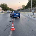 Küçükçekmece’de lastiği patlayan otomobil duvara çarptı: 1 ağır yaralı