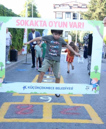 Küçükçekmece’de oyun başladı, sokaklar, çocuk sesleriyle şenlendi