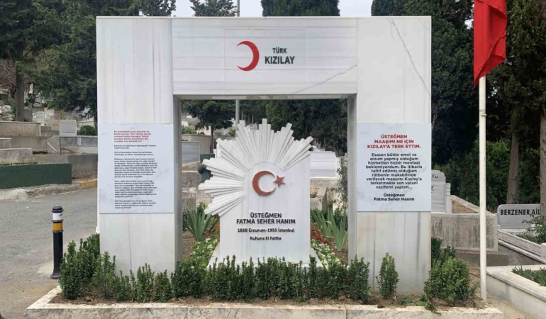 Kurtuluş Savaşı’nın kadın kahramanı ’Kara Fatma’ mezarı başında anıldı
