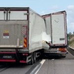 Kuzey Marmara Otoyolu’nda kamyon tıra çarptı