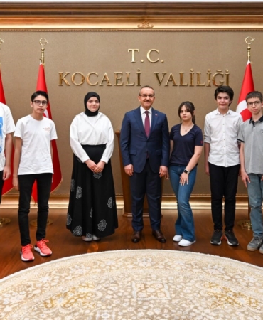 LGS şampiyonlarını ağırlayan Vali Yavuz: "Sizin gibi çalışkan vatan evlatlarına çok daha fazla ihtiyaç duyacağız"