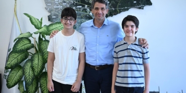 LGS’de 500 tam puan alan öğrencileri makamında kabul etti