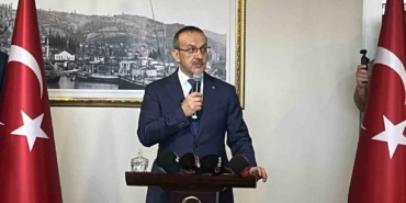 Malatya’ya atanan Vali Seddar Yavuz ve eşinden duygusal veda