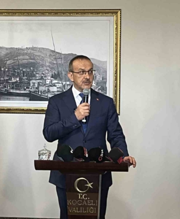 Malatya’ya atanan Vali Seddar Yavuz ve eşinden duygusal veda