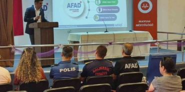 Manyas’ta AFAD personeli deprem eğitimi veriyor