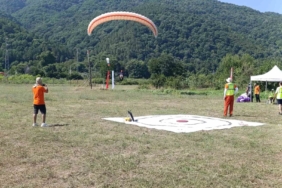 Marmara Bölgesi Yamaç Paraşütü Hedef Yarışması Yalova’da yapıldı