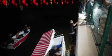 Meriç Nehri’nde can pazarı: Alabora olan teknedeki 5 kişi boğulmaktan son anda kurtarıldı