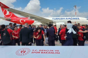 Milli sporcular, olimpiyat oyunları için Paris’e uğurlandı