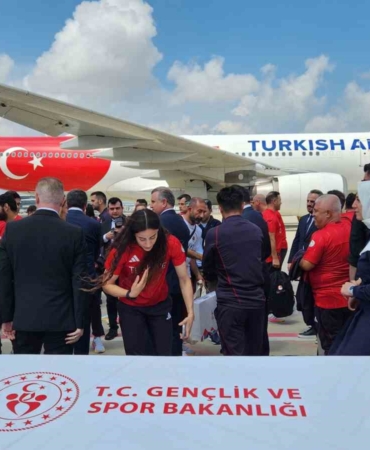 Milli sporcular, olimpiyat oyunları için Paris’e uğurlandı