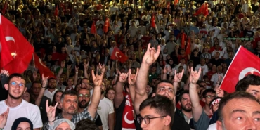 Milli takım sahada milyonlar ekran başında yarı final için ter döküyor