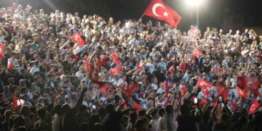 Milli takımın galibiyet coşkusu cadde ve sokaklara sığmadı