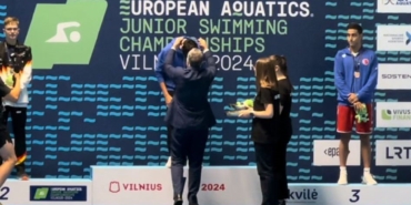 Milli yüzücü Kuzey Tunçelli, rekor kırarak Avrupa şampiyonu oldu