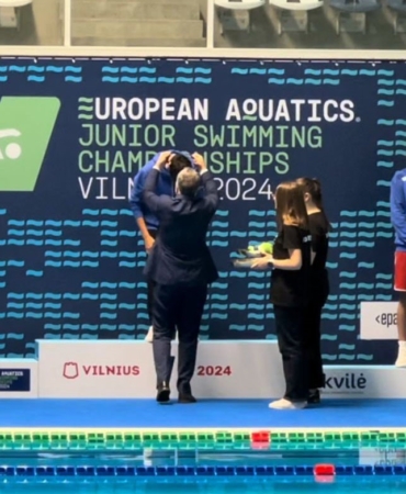 Milli yüzücü Kuzey Tunçelli, rekor kırarak Avrupa şampiyonu oldu
