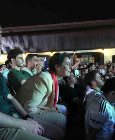 Millilerin zafer coşkusu Bağlarbaşı Kongre Ve Kültür Merkezi’nde yaşandı