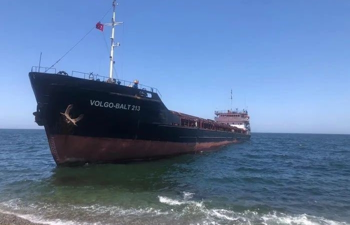 Mudanya’da karaya oturan gemi kurtarıldı