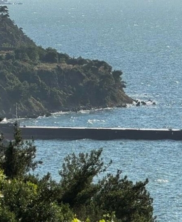 Mudanya’da yük gemisi karaya oturdu