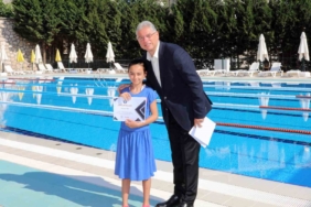 Mudanyalı minik yüzücüler sertifikalarını aldı