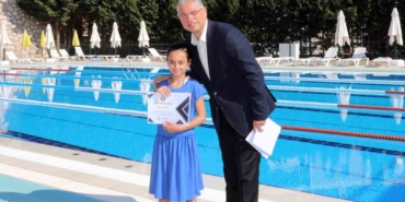 Mudanyalı minik yüzücüler sertifikalarını aldı