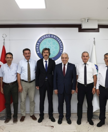 Nilüfer Belediyesi üniversiteli öğrencilerin yanında