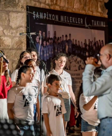 Nilüfer Çocuk ve Gençlik Korosu Kıbrıs’ta alkışları topladı