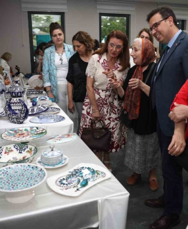 Olgun gençlerin el emeği eserleri yıl sonu sergisinde