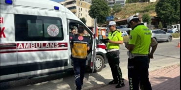 Otomobil ile motosikletin çarpışması sonucu 1 kişi yaralandı