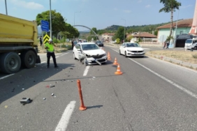 Otomobil ile tır çarpışırken, 1 kişi yaralandı