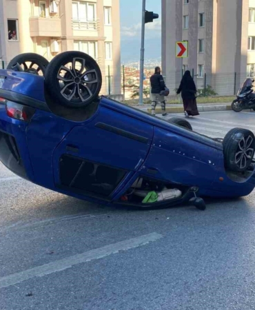 Otomobil takla attı: 1’i bebek 3 yaralı