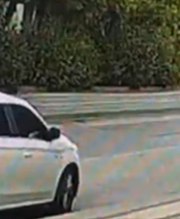 (Özel) Göz göre göre otomobili çaldılar.. Araç sahibi de yakalamak için böyle koştu