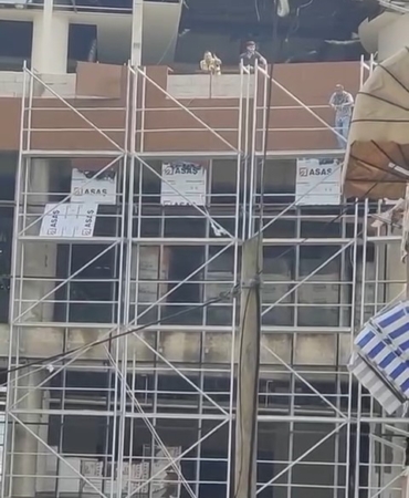 Parasını alamayan işçiden ilginç eylem