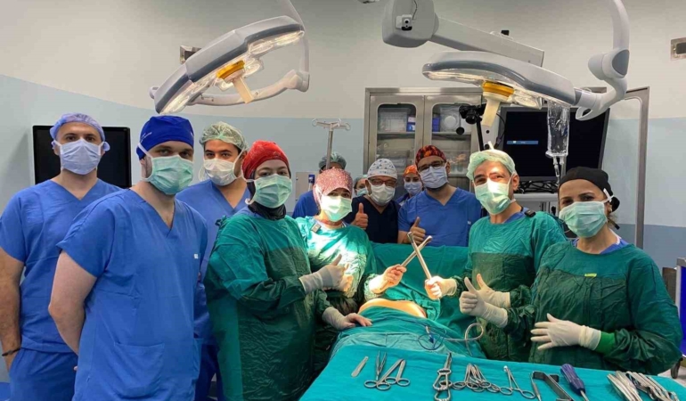 Pektus Canlı Cerrahisi Toplantısı’nda 3 hasta ameliyat edildi