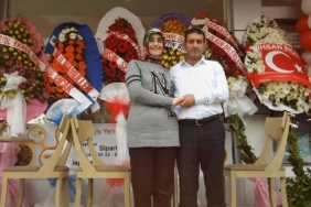 Pendik’te boşanma aşamasındaki eşini sokak ortasında öldürdü