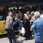 Pendik’te İETT otobüsünde yolcular birbirlerine girdi