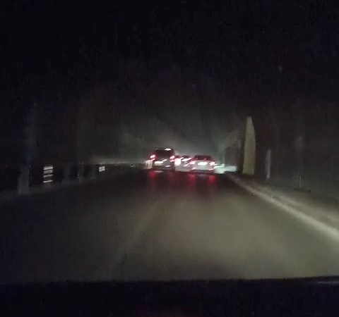 Pendik’te ışıkları yanmayan tünel tehlike saçıyor