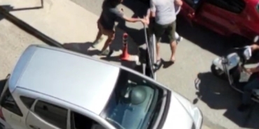 Pendik’te krikolu trafik magandasına uçan kafa attı